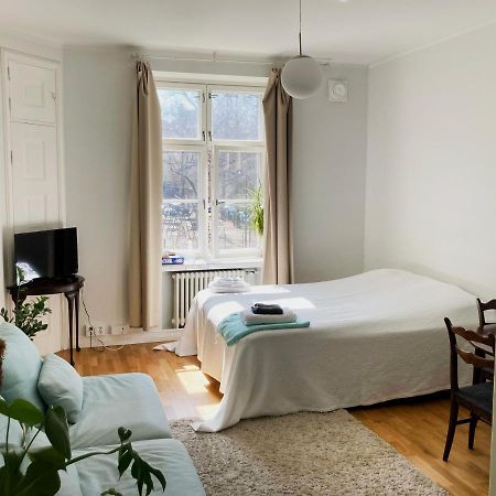 Bright One-Room Studio In The Heart Of Kallio Гельсінкі Екстер'єр фото